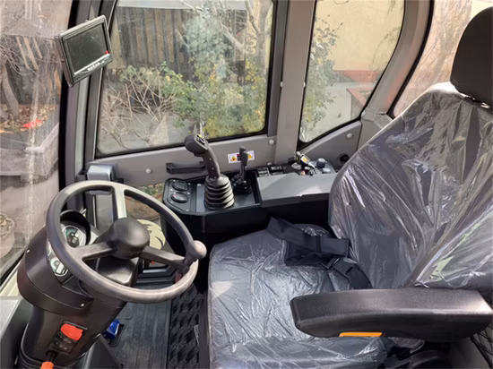 Fornecedor da China Hzm Compacto/Articulado/Multifuncional com CE/Euro 5 Caçamba de motor/Forquilha/Acessórios/Cab/Rops/Roll Bar 816 Minicarregadeira para vendas/Jardim